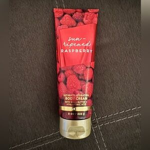 NWT: Bath & Body Works Sun Ripened Raspberry Body Cream